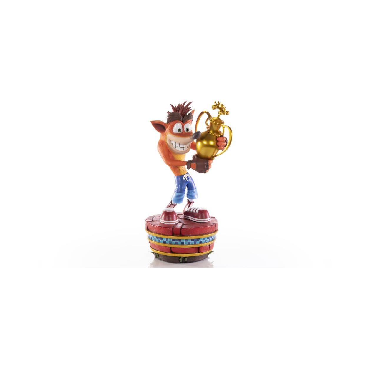 Crash Team Racing Nitro Fueled - Crash Winner Statue (46cm)