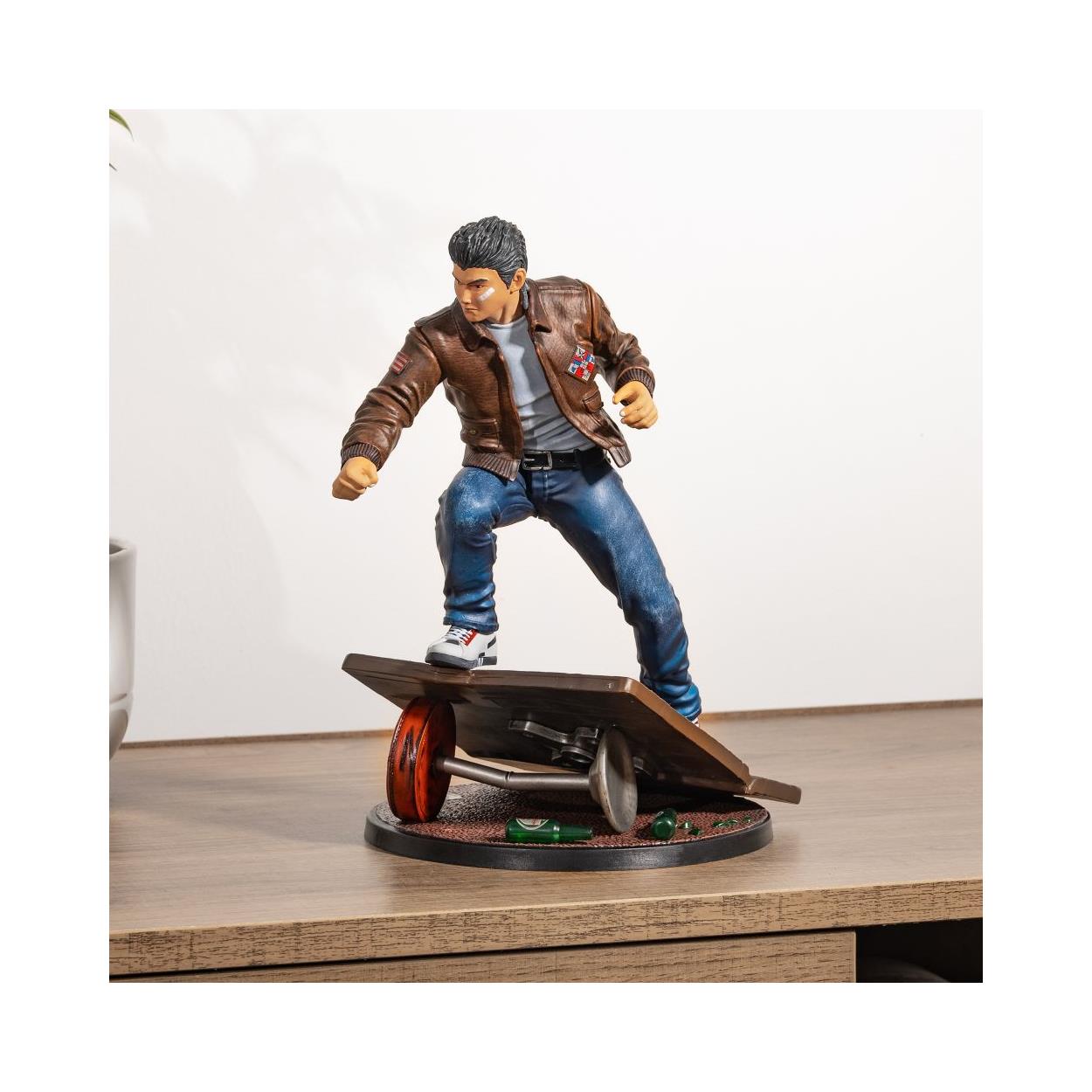 Numskull Shenmue - Ryo Hazuki PVC-statyn (25cm)