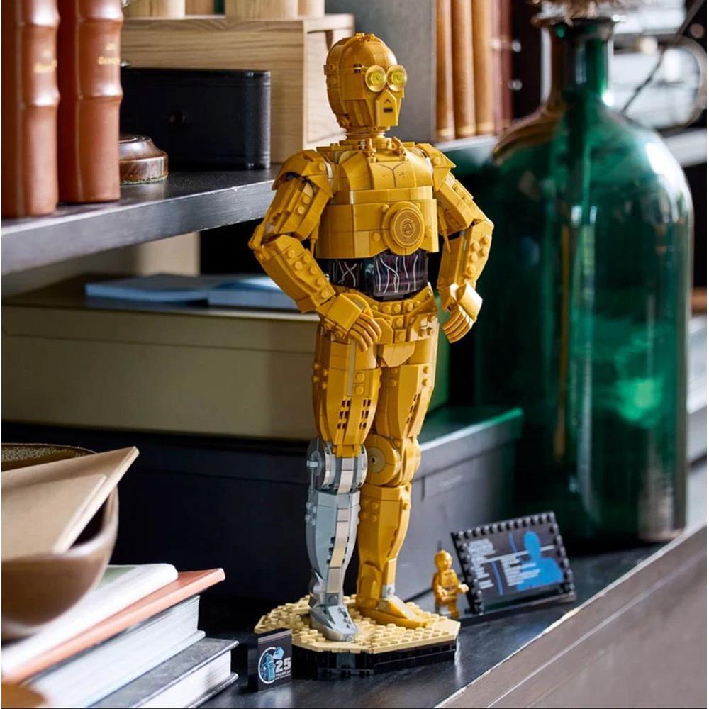 LEGO® Star Wars™: C-3PO™ (75398) - Byggsats med Detaljer