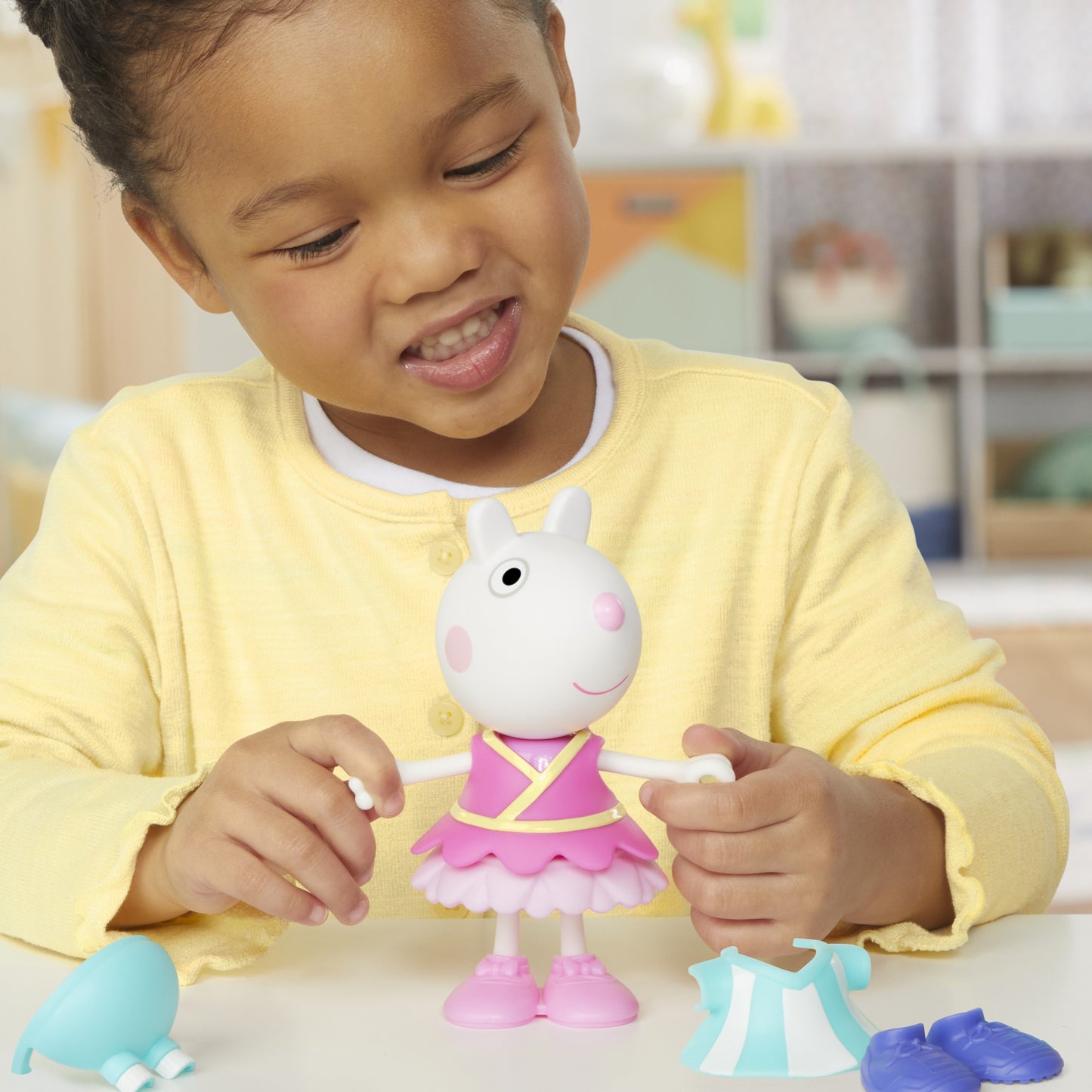 Hasbro Peppa Pig: Suzy Sheep - Klä Ut Dig Docka (G0330)