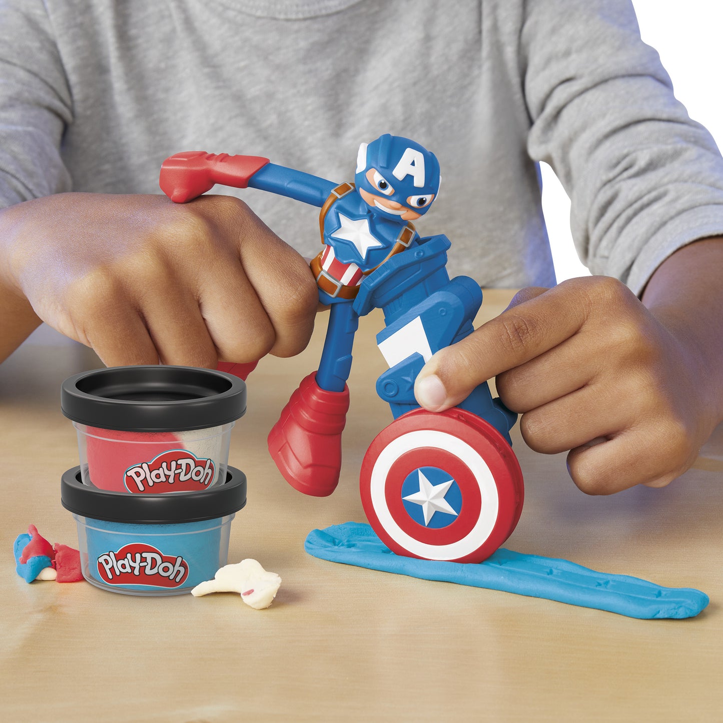 Hasbro Play-Doh Marvel: Captain America - Stamping Shield