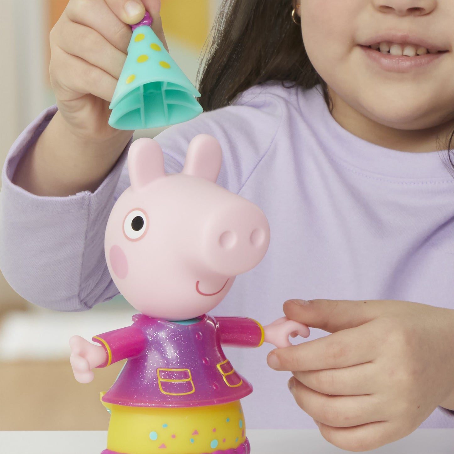 Hasbro Peppa Pig: Dress Up Celebration - Easy-On Fashions