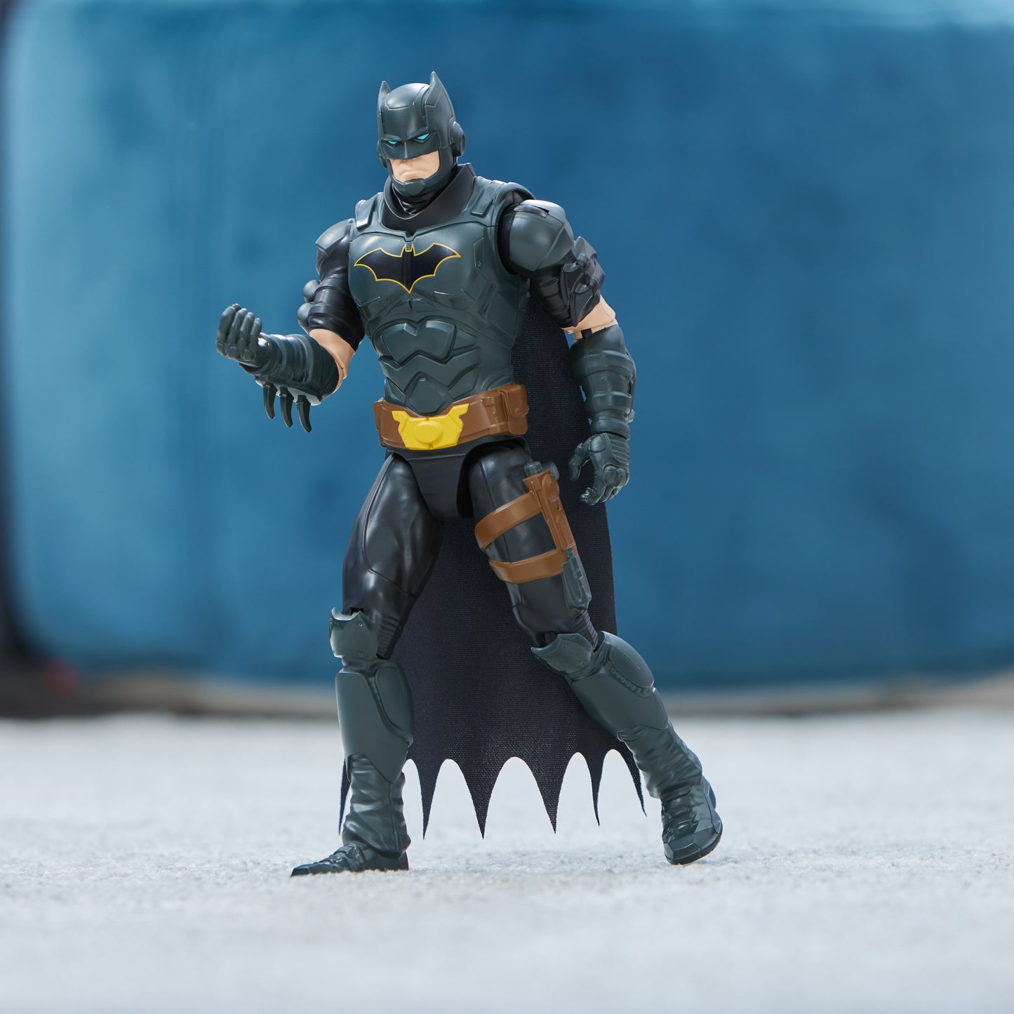 Spin Master DC Batman: Actionfigur med Grå Rustning (30cm)