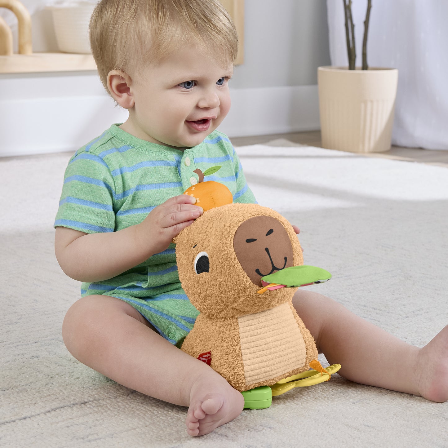 Fisher Price® Snuggly Snacky Capy - Mysig Leksakscapybara