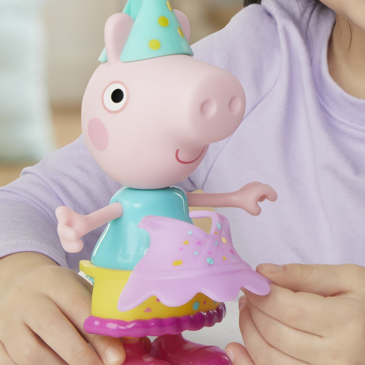 Hasbro Peppa Pig: Dress Up Celebration - Easy-On Fashions