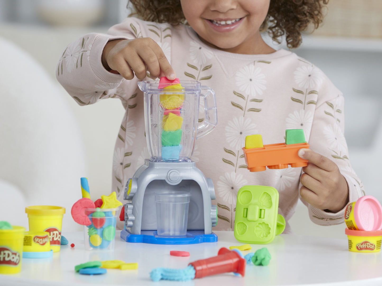 Hasbro Play-Doh Kitchen Creations - Swirlin' Smoothies Blender Set