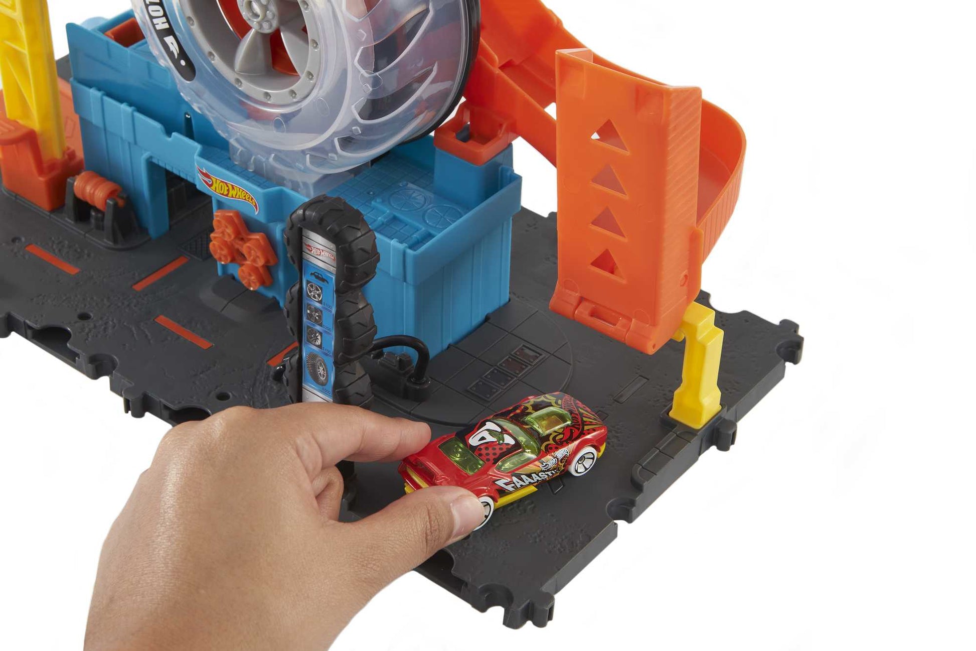 Mattel Hot Wheels - Super Twist Tire Shop (HDP02)