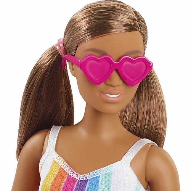 Mattel Barbie: Loves The Ocean - Färgglad Brunettdocka